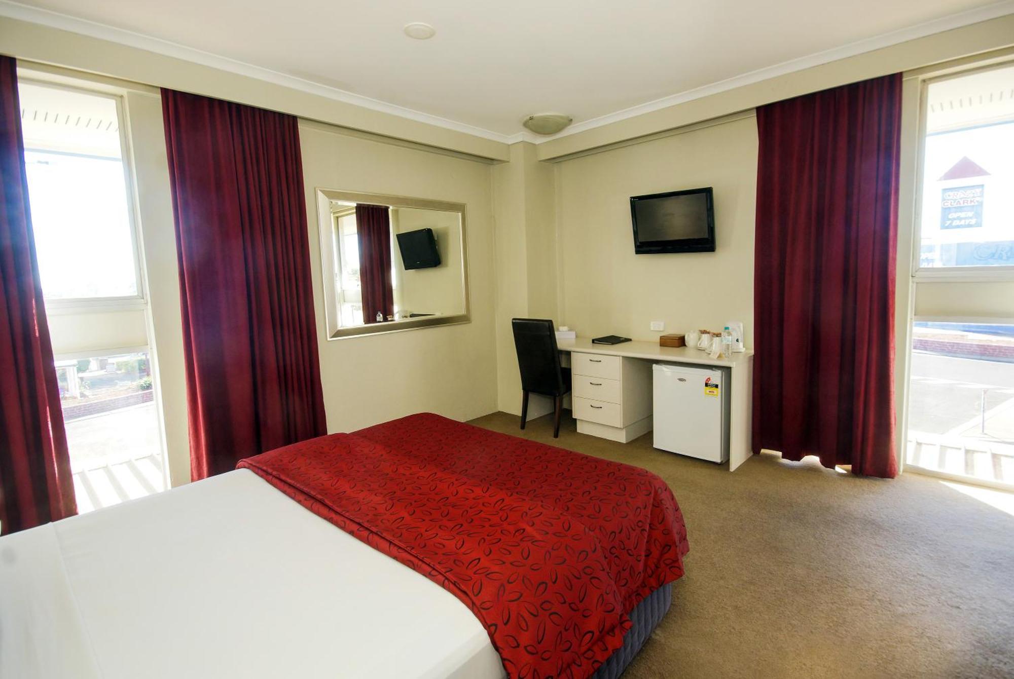 Isa Hotel Маунт-Айза Номер фото