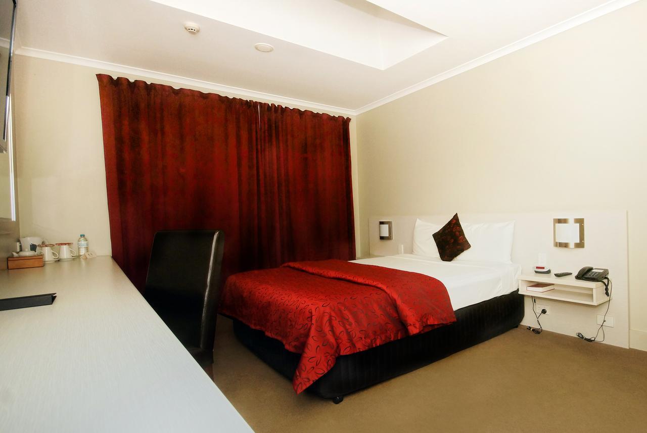 Isa Hotel Маунт-Айза Номер фото
